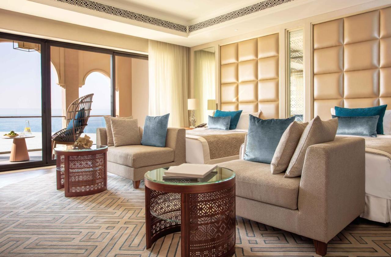 Royal Saray Resort Manama Exteriör bild A suite at Jumeirah Atlantis