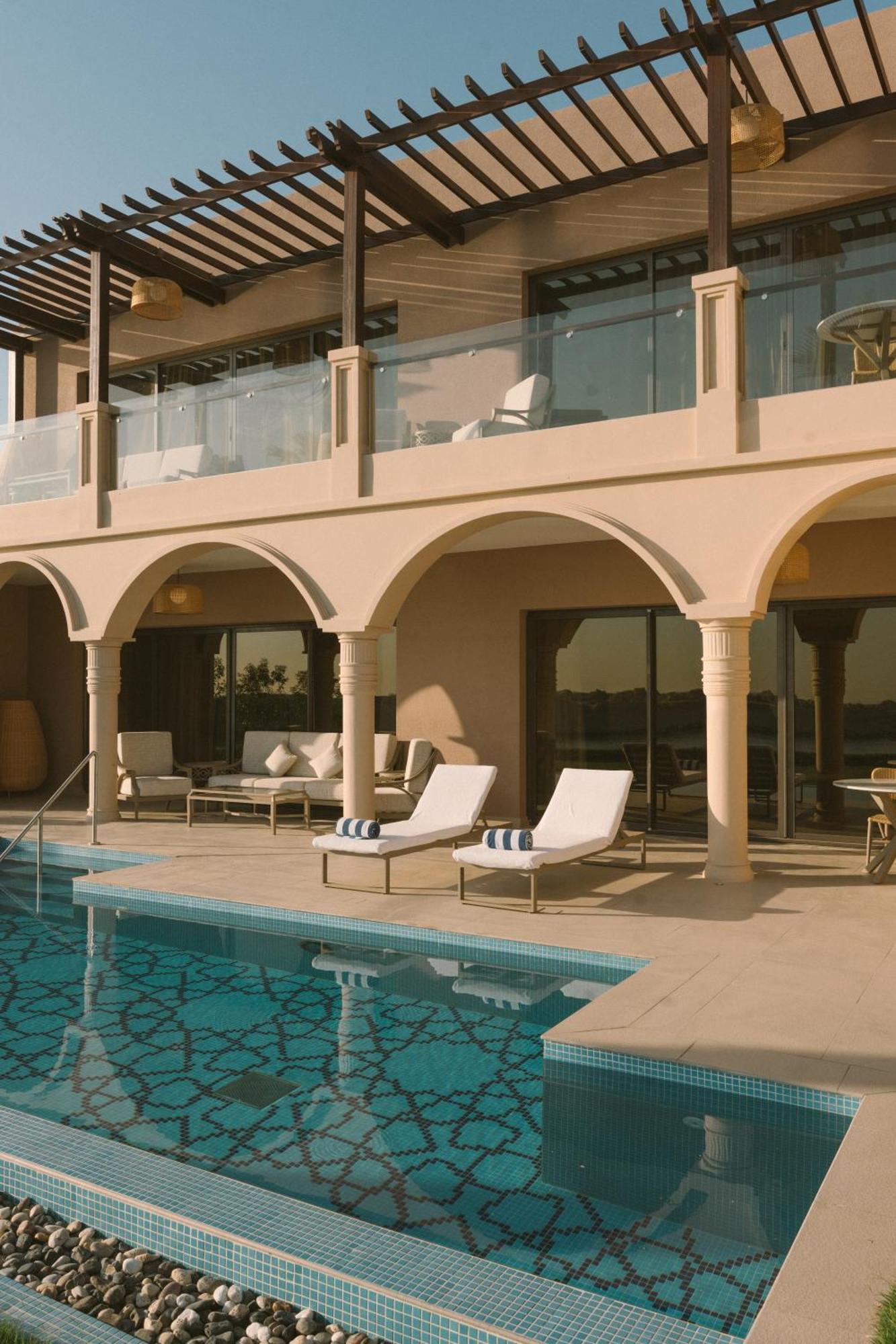 Royal Saray Resort Manama Exteriör bild The Royal Villa