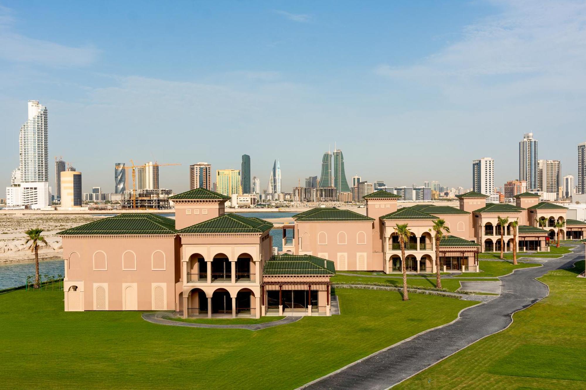Royal Saray Resort Manama Exteriör bild Dubai Motor City